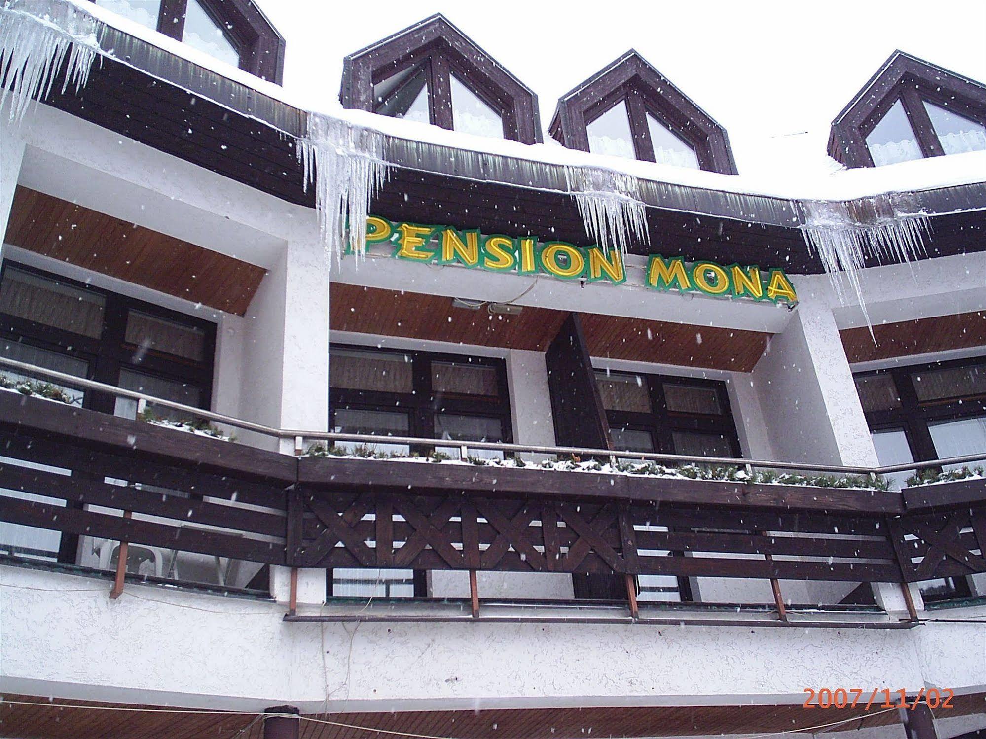 Pension Mona ฮาร์ราคอฟ ภายนอก รูปภาพ